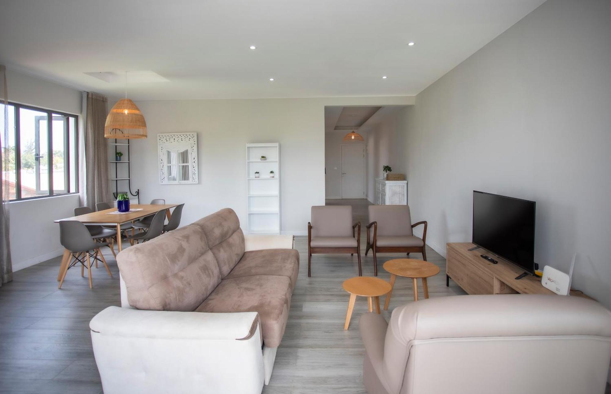 Mayfair Condo In Pereybere Pereybere Beach Esterno foto